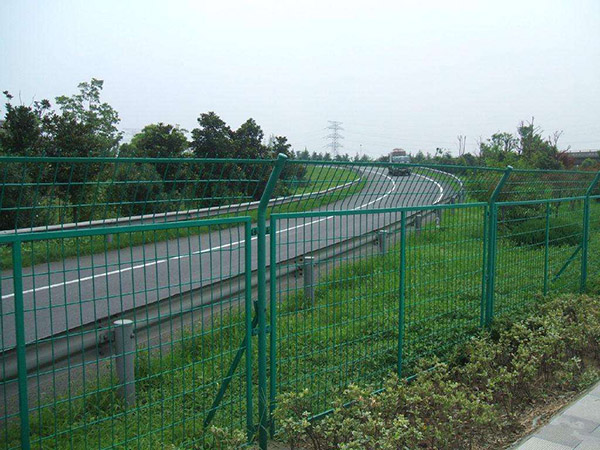 高速公路隔離柵